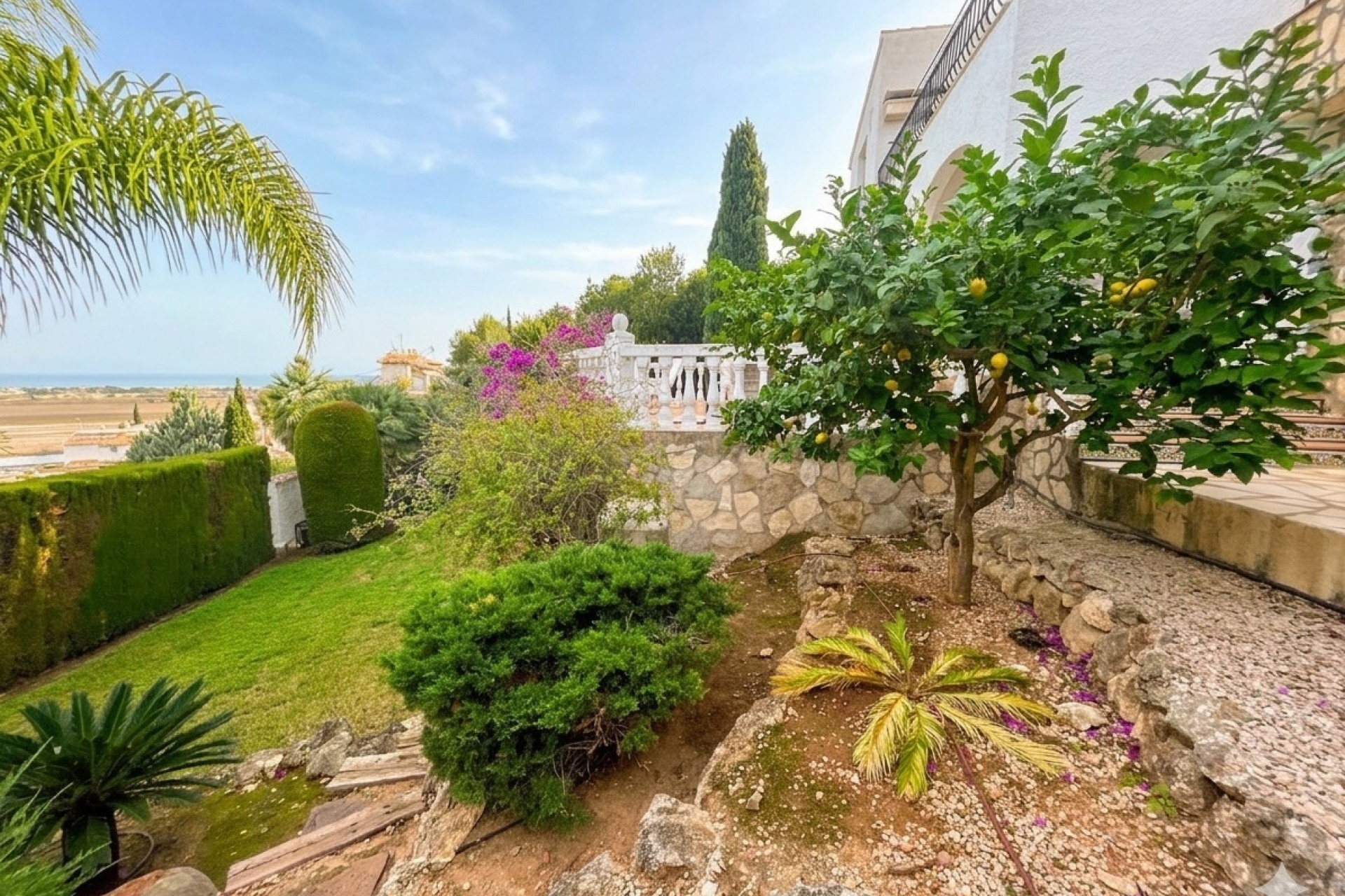 Rynek Wtórny - Willa -
Pego