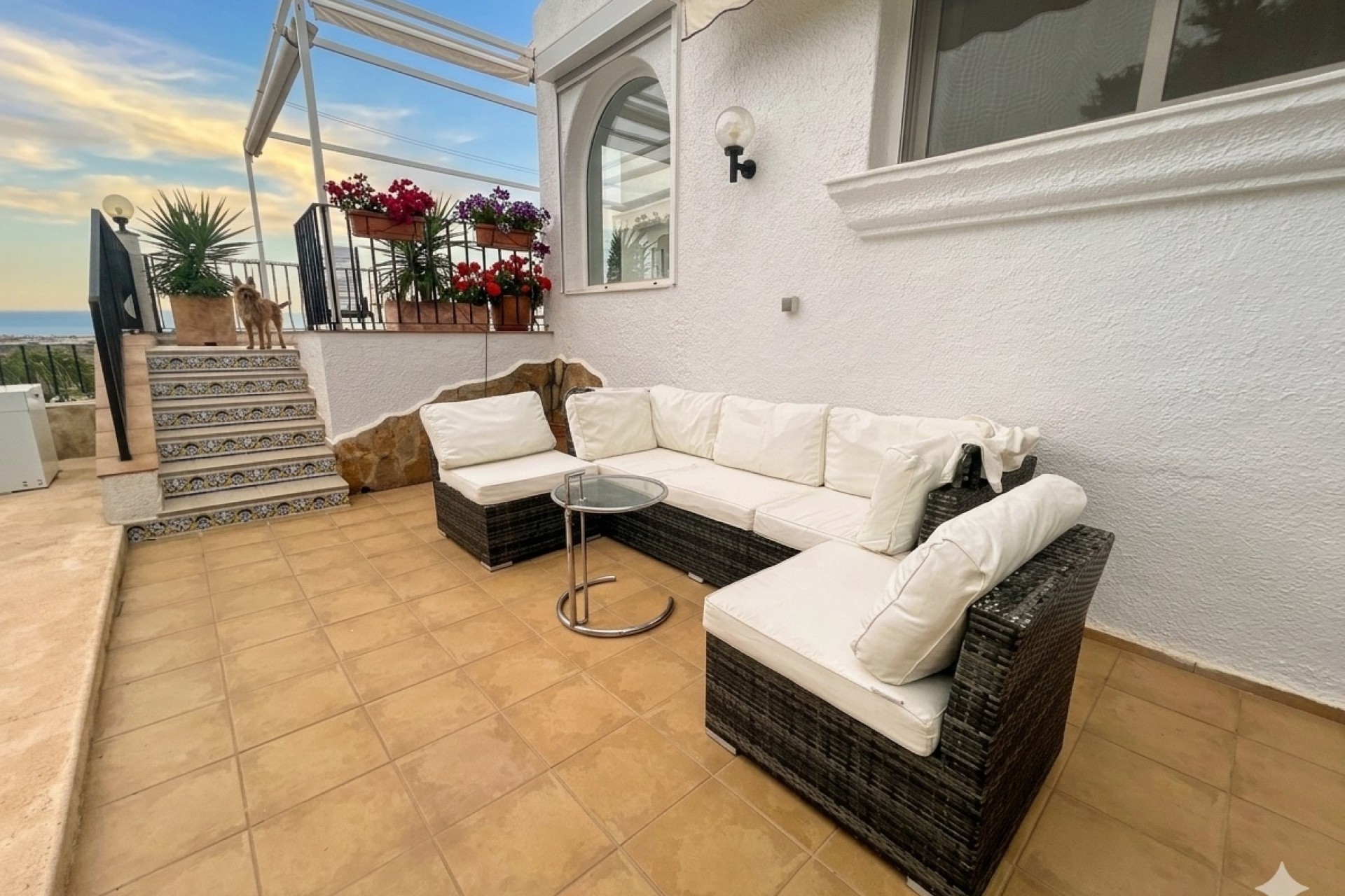 Rynek Wtórny - Willa -
Pego