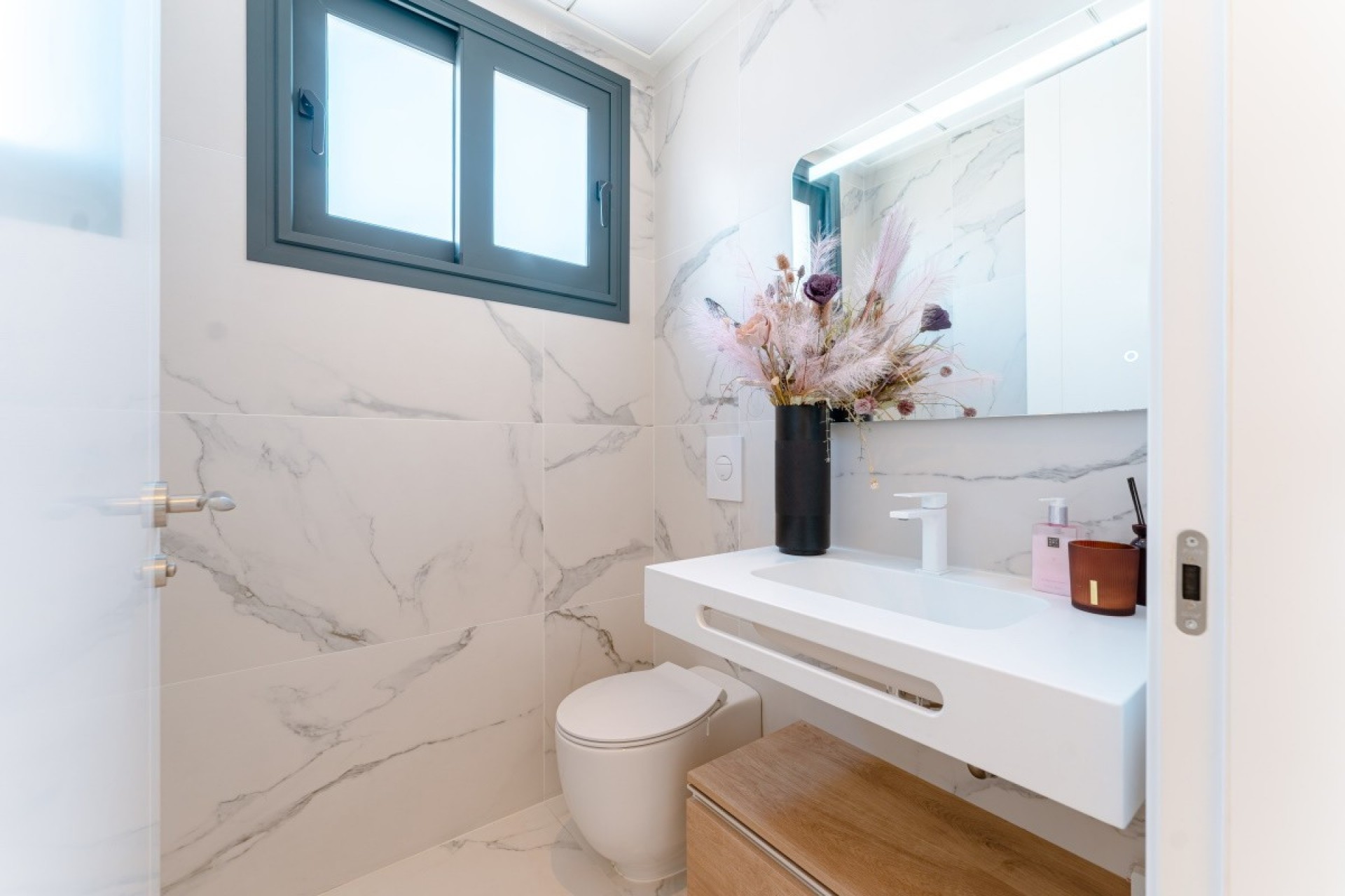 Rynek Wtórny - Willa -
San Miguel de Salinas