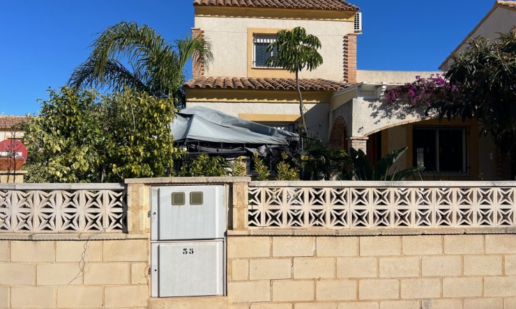 Villa - Alquiler a largo plazo - Polop -
                Polop