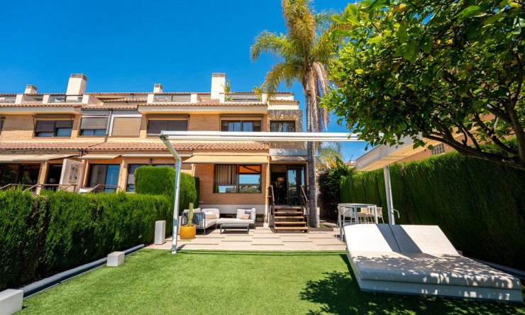 Villa - Herverkoop - Alicante - Alicante Golf