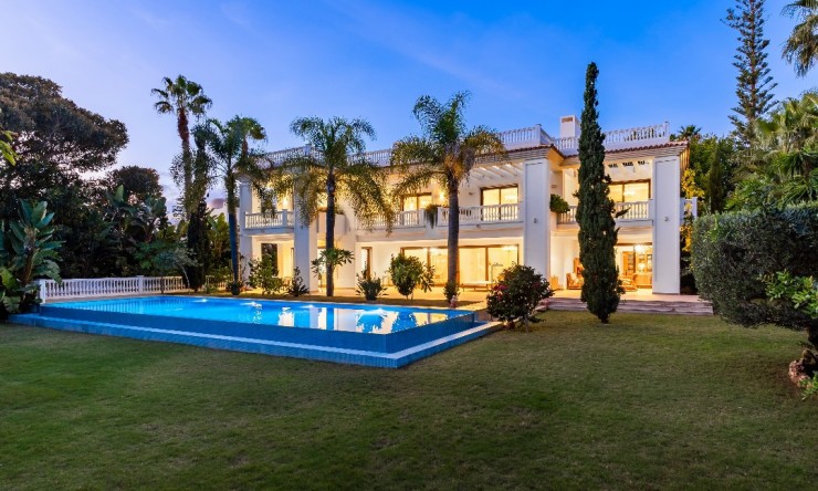Villa - Nueva construcción  - Estepona - Estepona