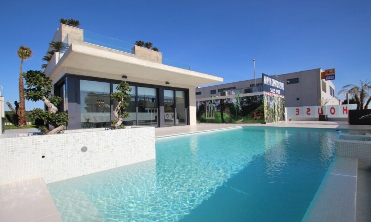 Villa - Nueva construcción  - San Miguel de Salinas - San Miguel de Salinas
