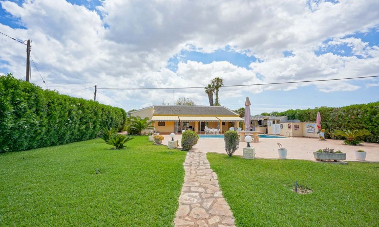 Villa - Resale - Els Poblets - Center