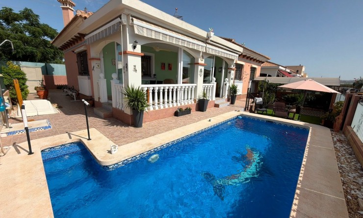 Villa - Reventa - Los Montesinos - La Herrada
