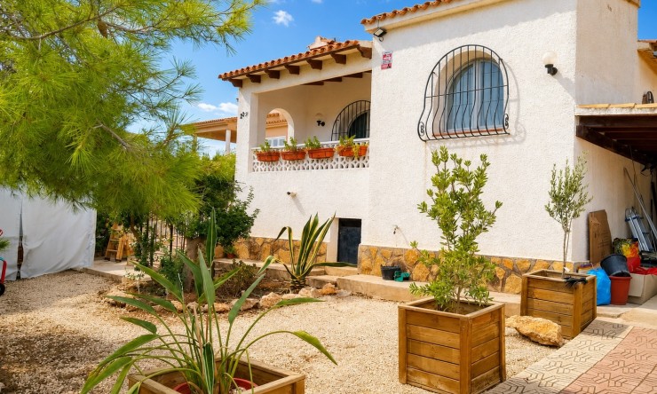 Villa - Wiederverkauf - Calpe / Calp - Marisol Park - Ortembach - Los Almendros
