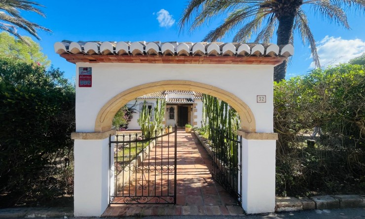 Villa - Wiederverkauf - Jávea / Xàbia - Partides comunes - Adsubia