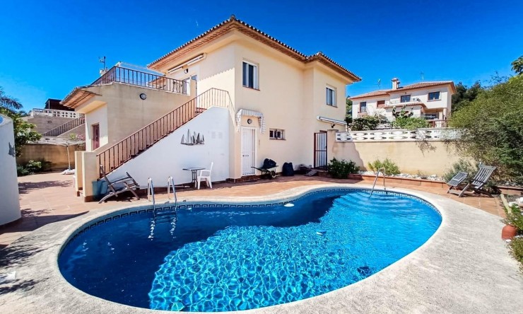 Villa - Wiederverkauf - La Nucía - La Nucía