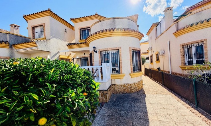Villa - Wiederverkauf - Los Montesinos -
                La Herrada