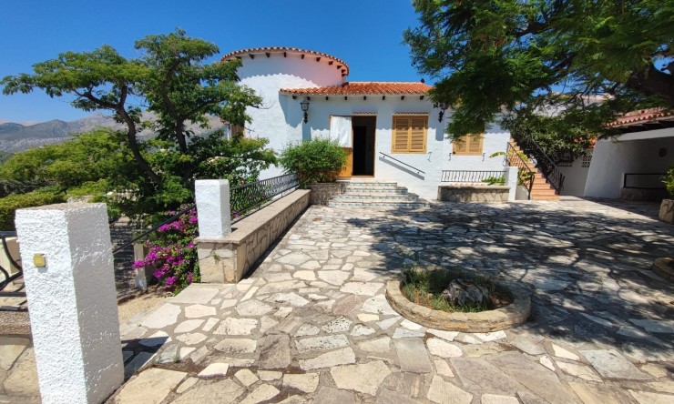 Villa - Wiederverkauf - Orba - Orba