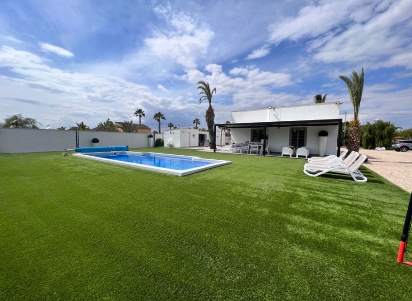 Wiederverkauf - Finca -
Elche Pedanías - La Marina