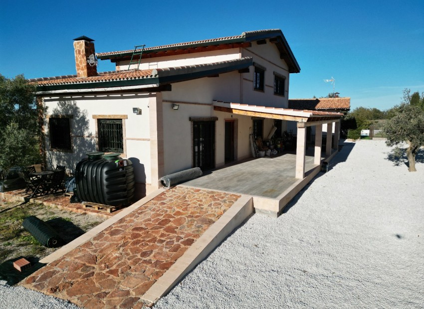 Wiederverkauf - Finca -
La Zarza