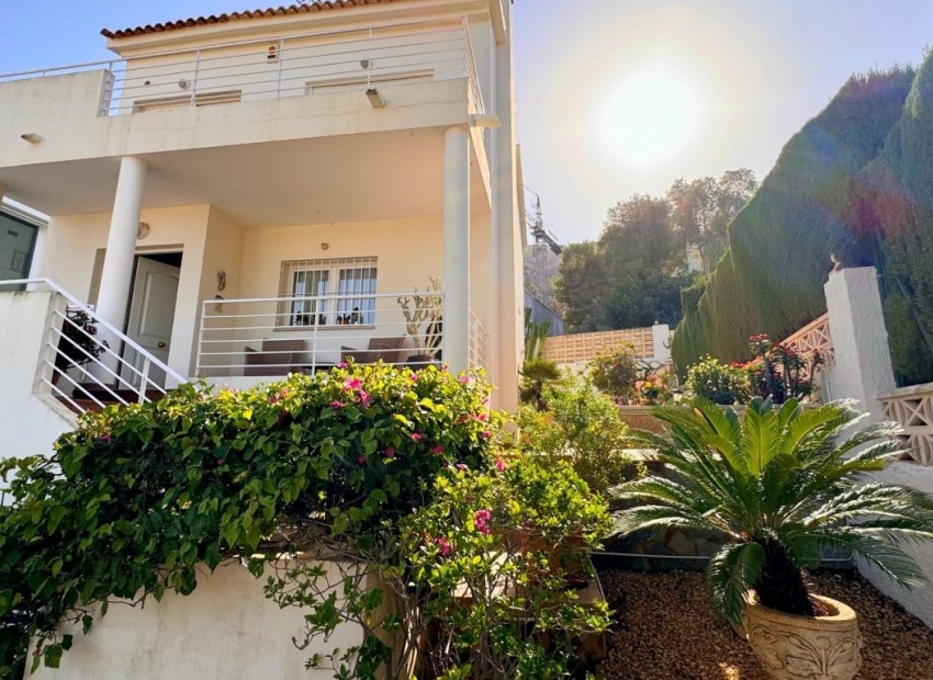 Wiederverkauf - Villa -
Albir