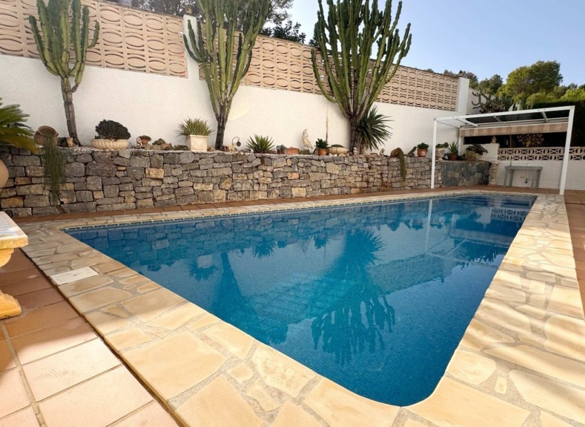 Wiederverkauf - Villa -
Albir