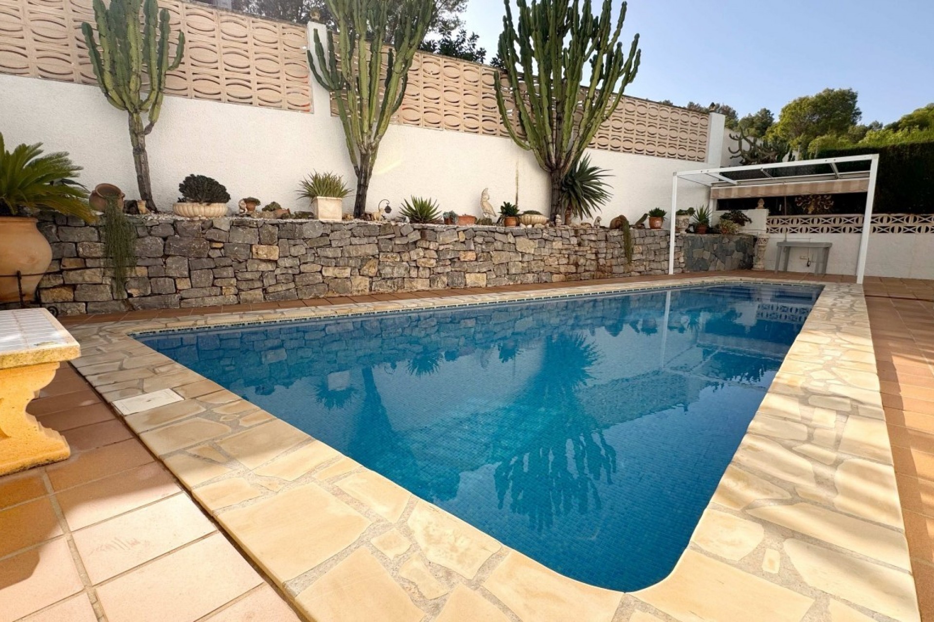 Wiederverkauf - Villa -
Albir