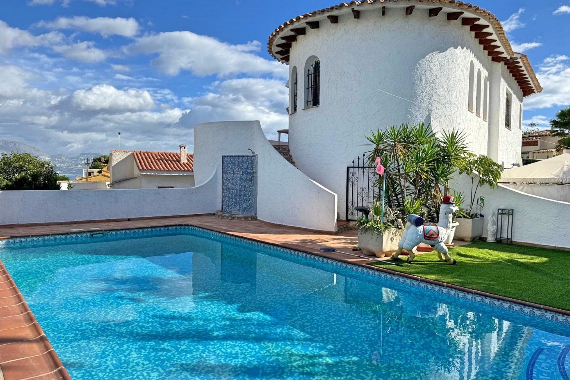 Wiederverkauf - Villa -
Albir