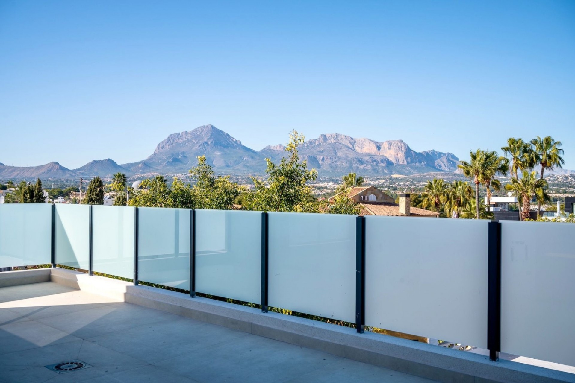 Wiederverkauf - Villa -
Albir