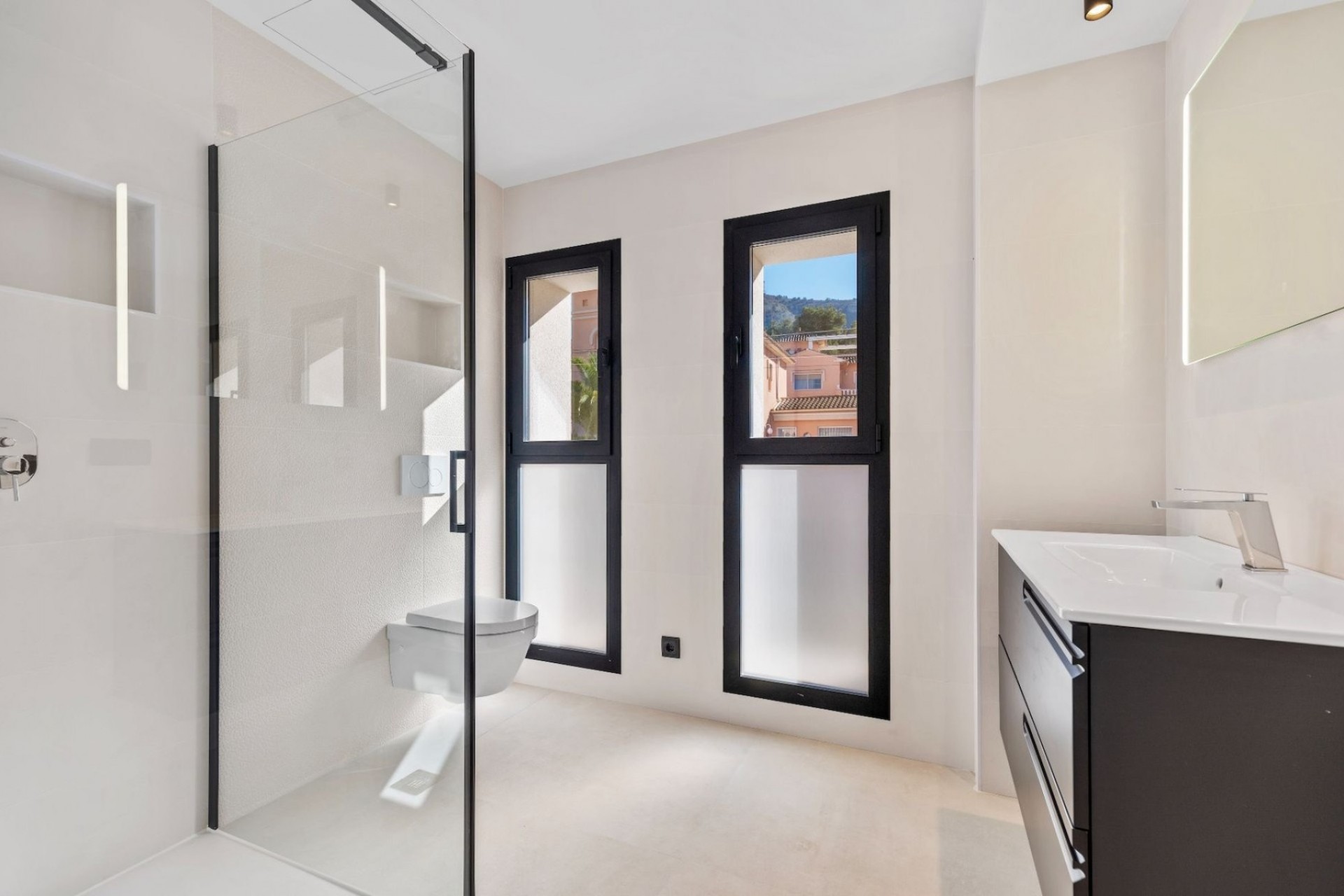 Wiederverkauf - Villa -
Albir