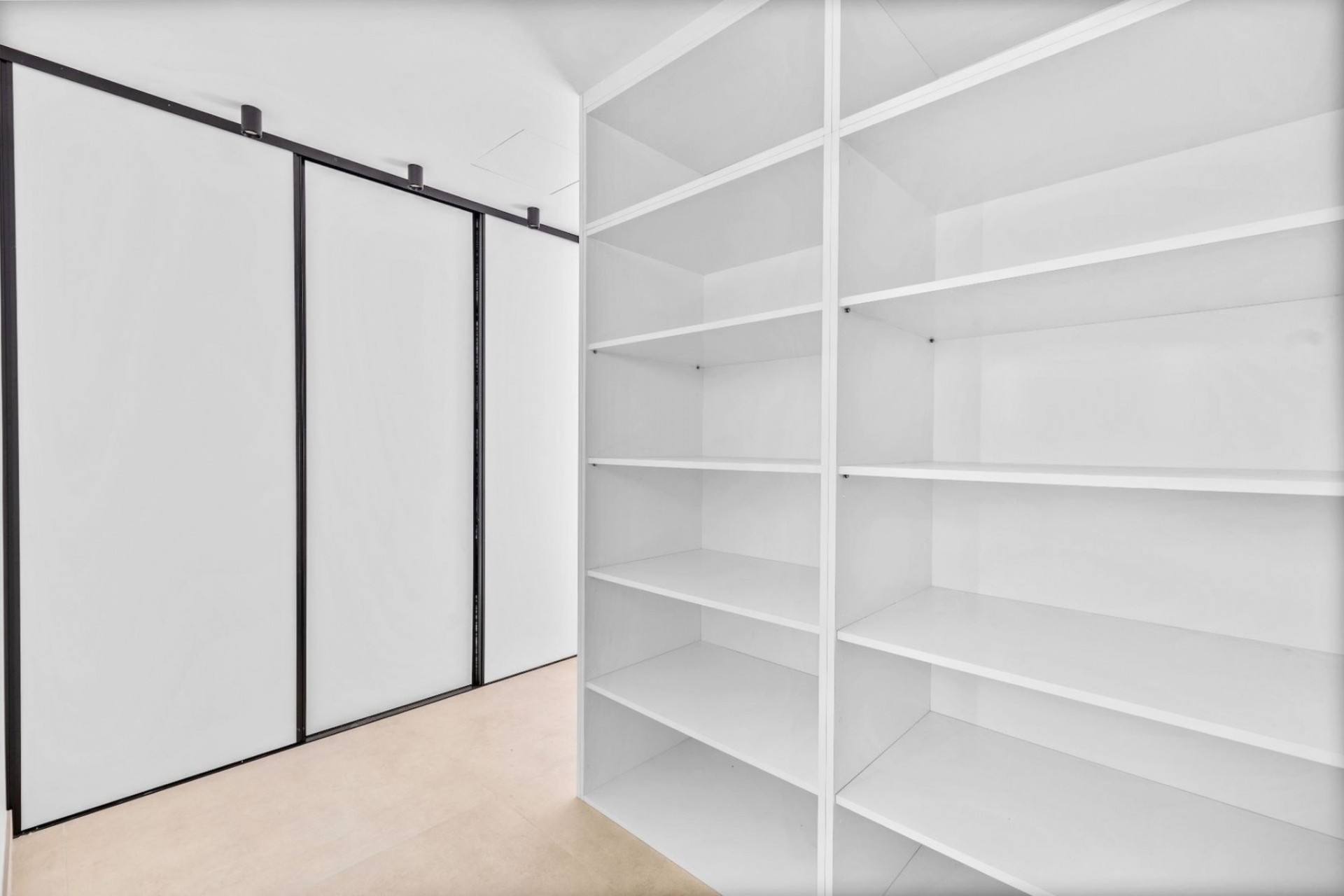 Wiederverkauf - Villa -
Albir