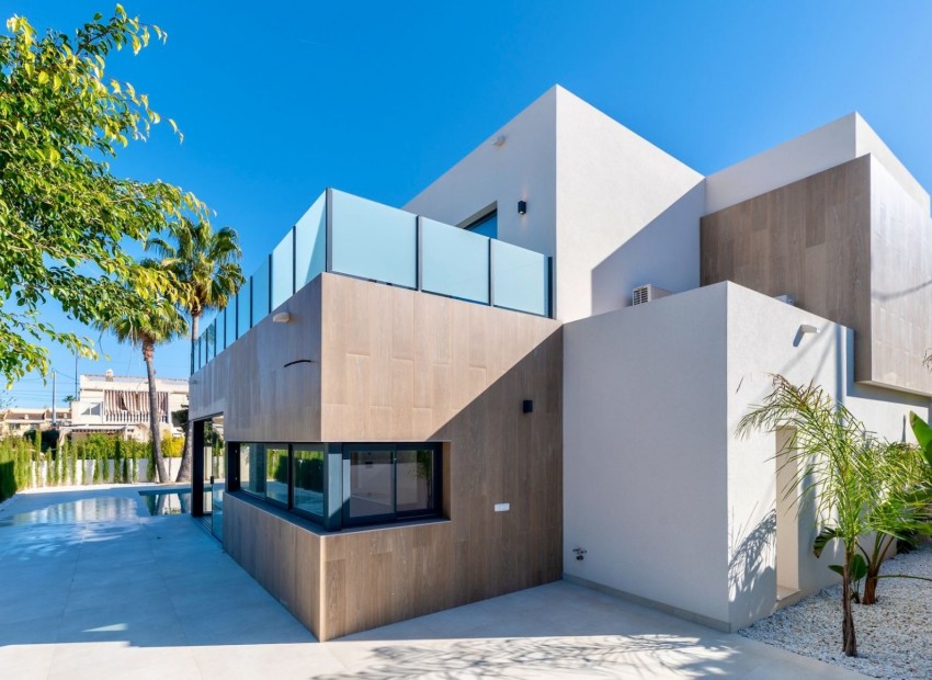 Wiederverkauf - Villa -
Albir