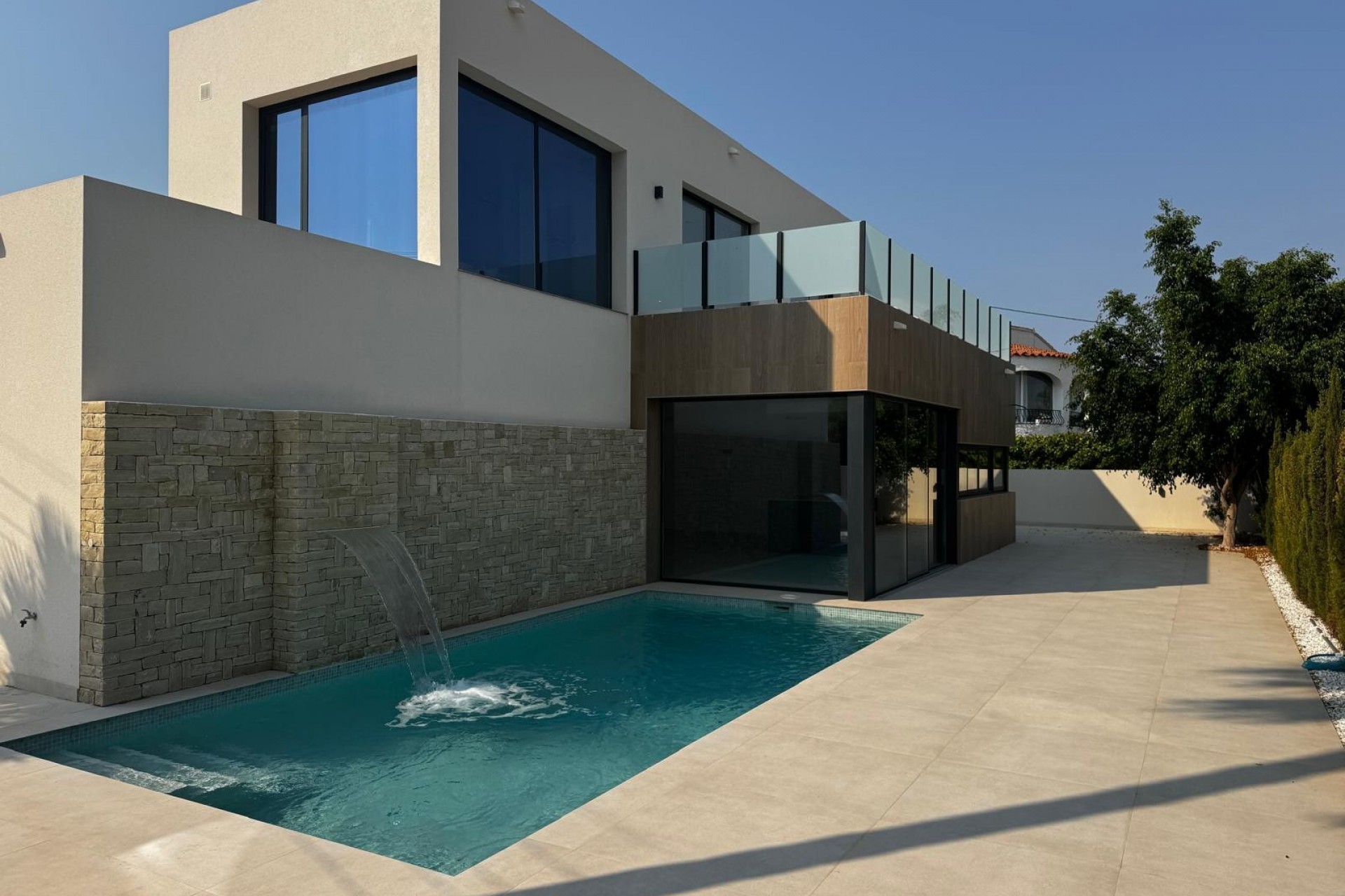 Wiederverkauf - Villa -
Albir