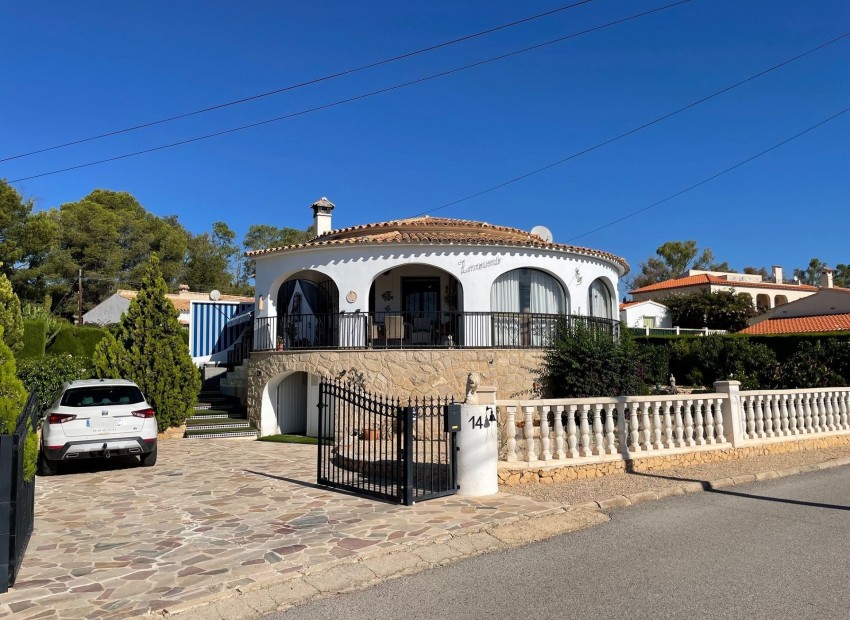 Wiederverkauf - Villa -
Alfas del Pí
