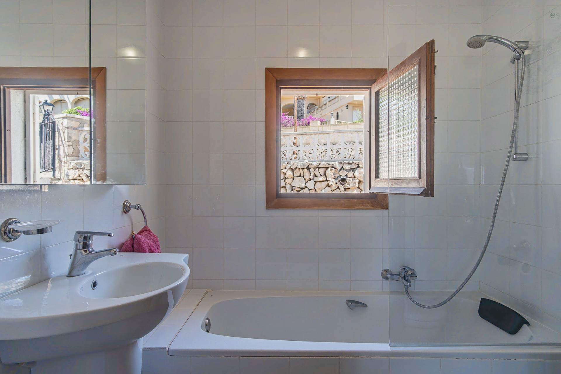 Wiederverkauf - Villa -
Altea - Alhama Springs