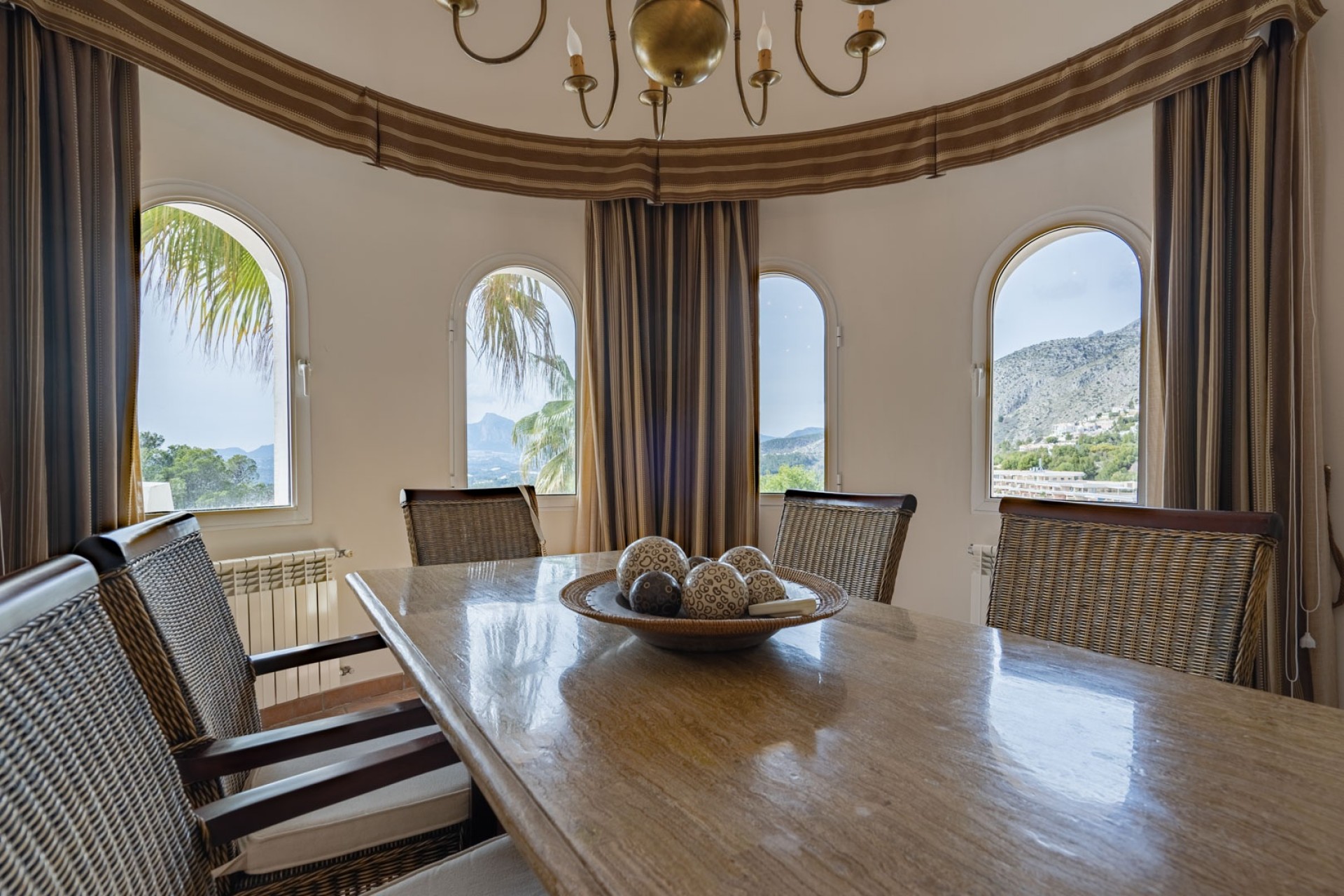 Wiederverkauf - Villa -
Altea - Alhama Springs