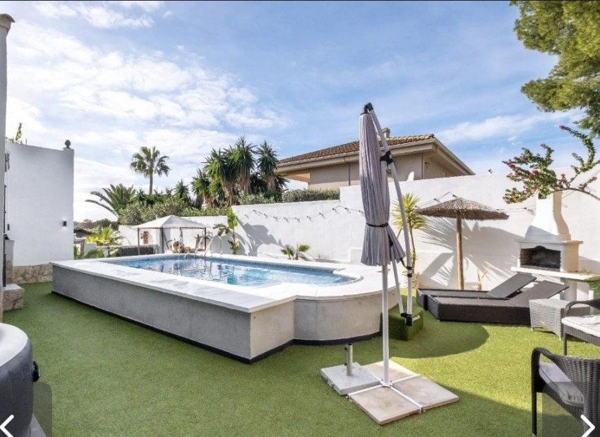 Wiederverkauf - Villa -
Altea - Urbanización Santa Clara