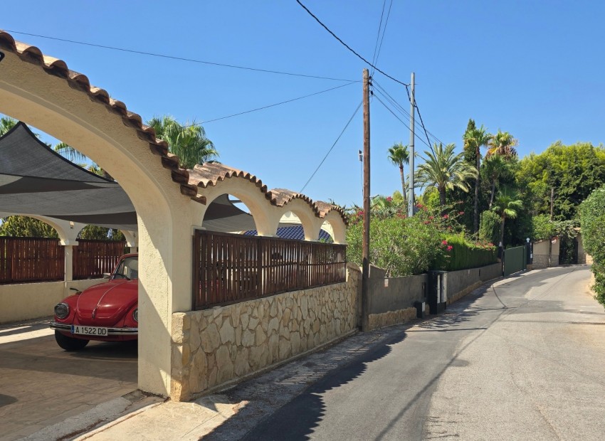Wiederverkauf - Villa -
Altea