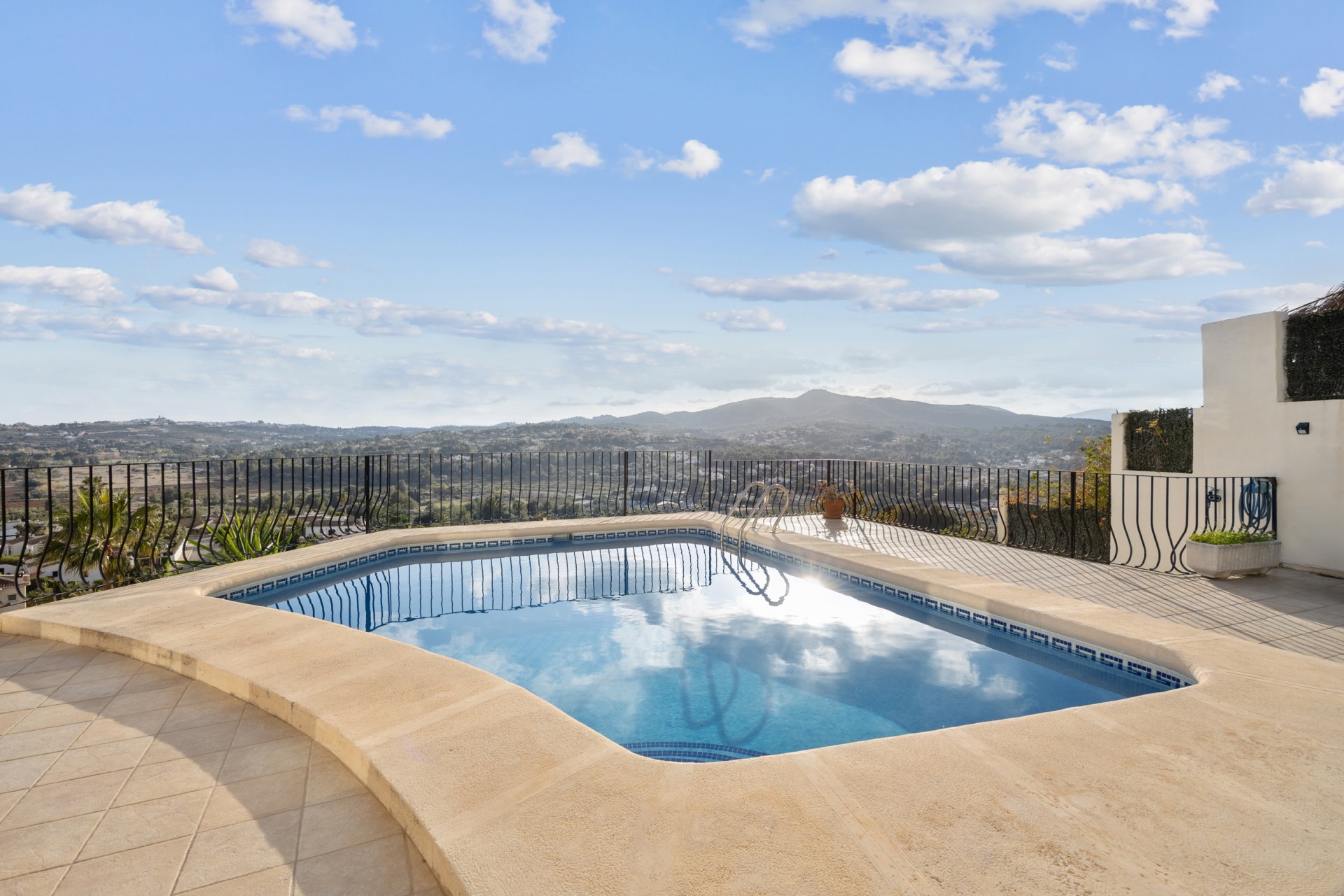 Wiederverkauf - Villa -
Jávea / Xàbia - Partides comunes - Adsubia