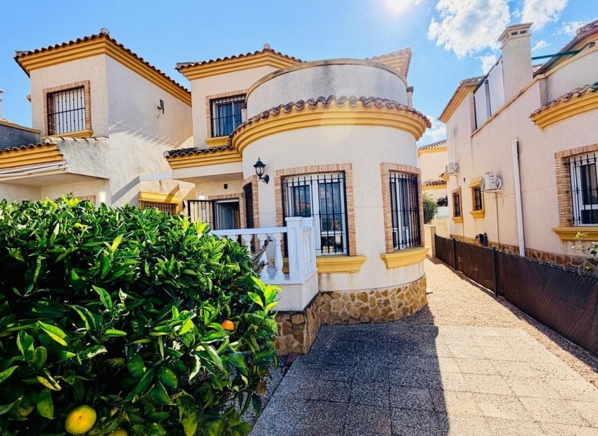 Wiederverkauf - Villa -
Los Montesinos - La Herrada