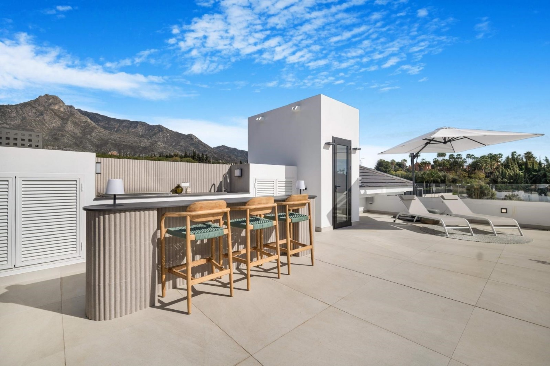 Wiederverkauf - Villa -
Marbella
