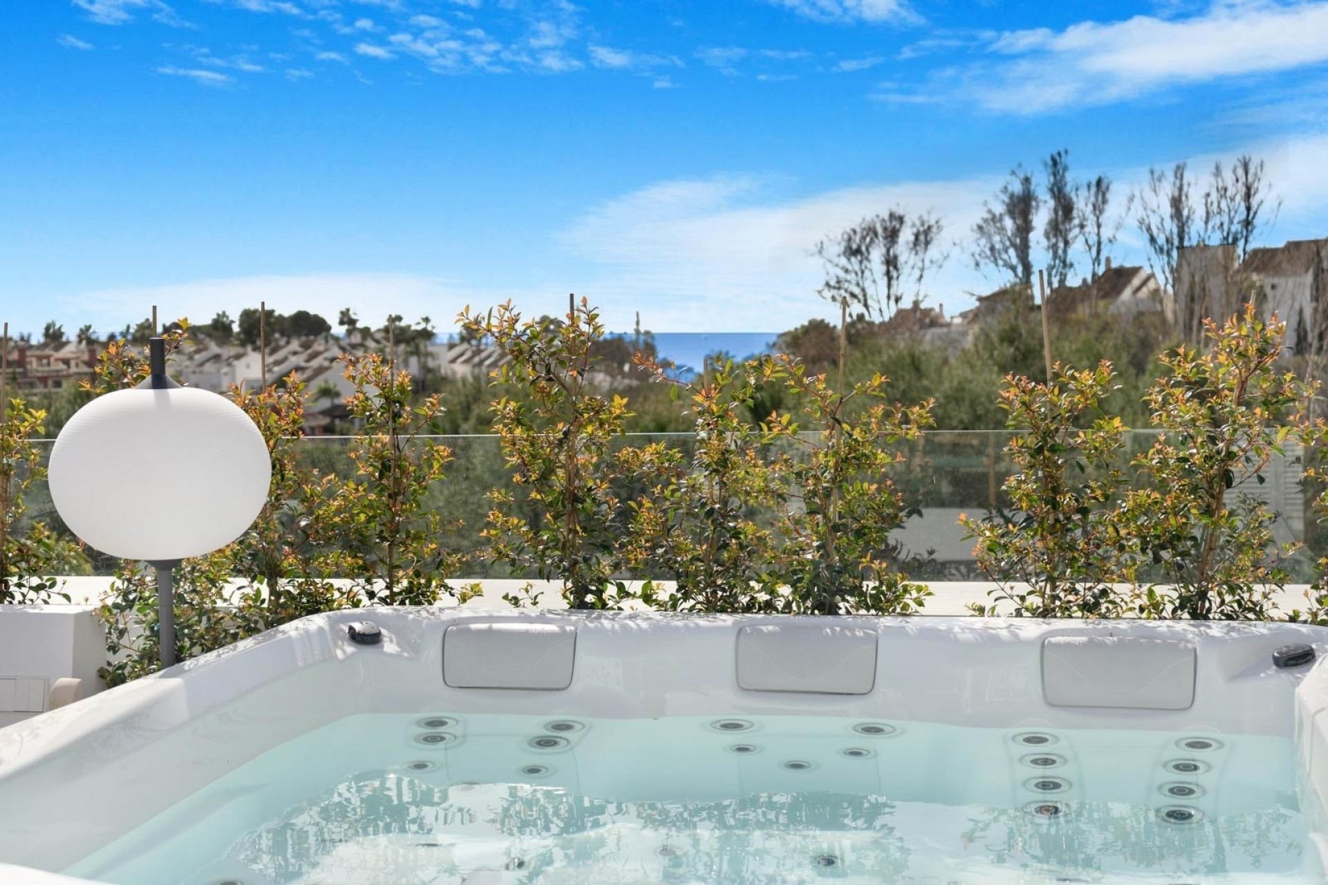 Wiederverkauf - Villa -
Marbella