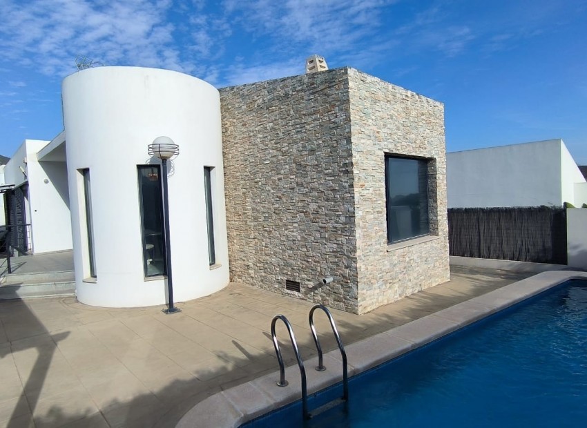 Wiederverkauf - Villa -
Polop