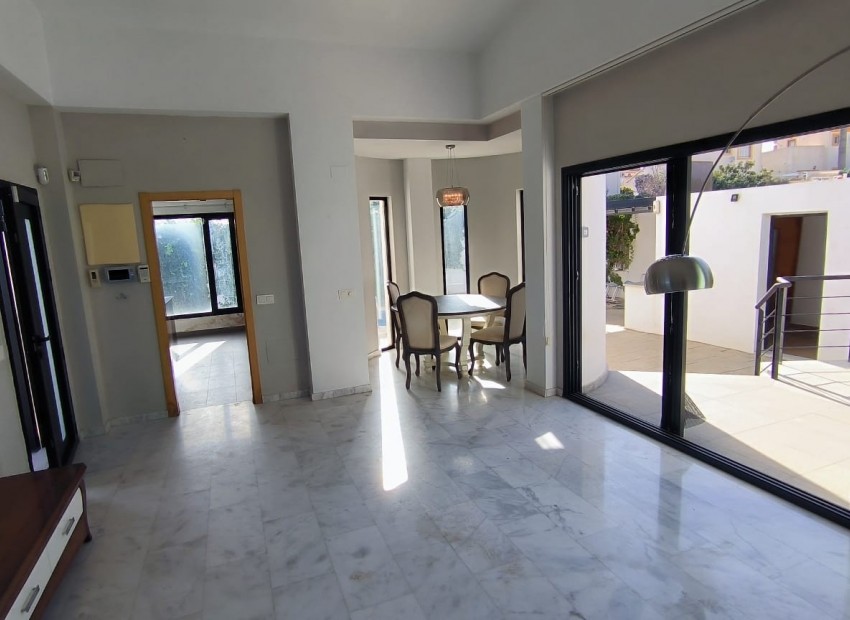 Wiederverkauf - Villa -
Polop