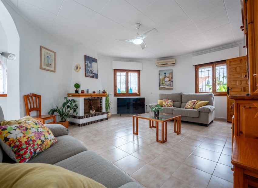 Wiederverkauf - Villa -
Torrevieja - La Siesta - El Salado -  Torreta