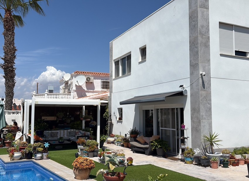 Wiederverkauf - Villa -
TORREVIEJA - Torreta - Florida