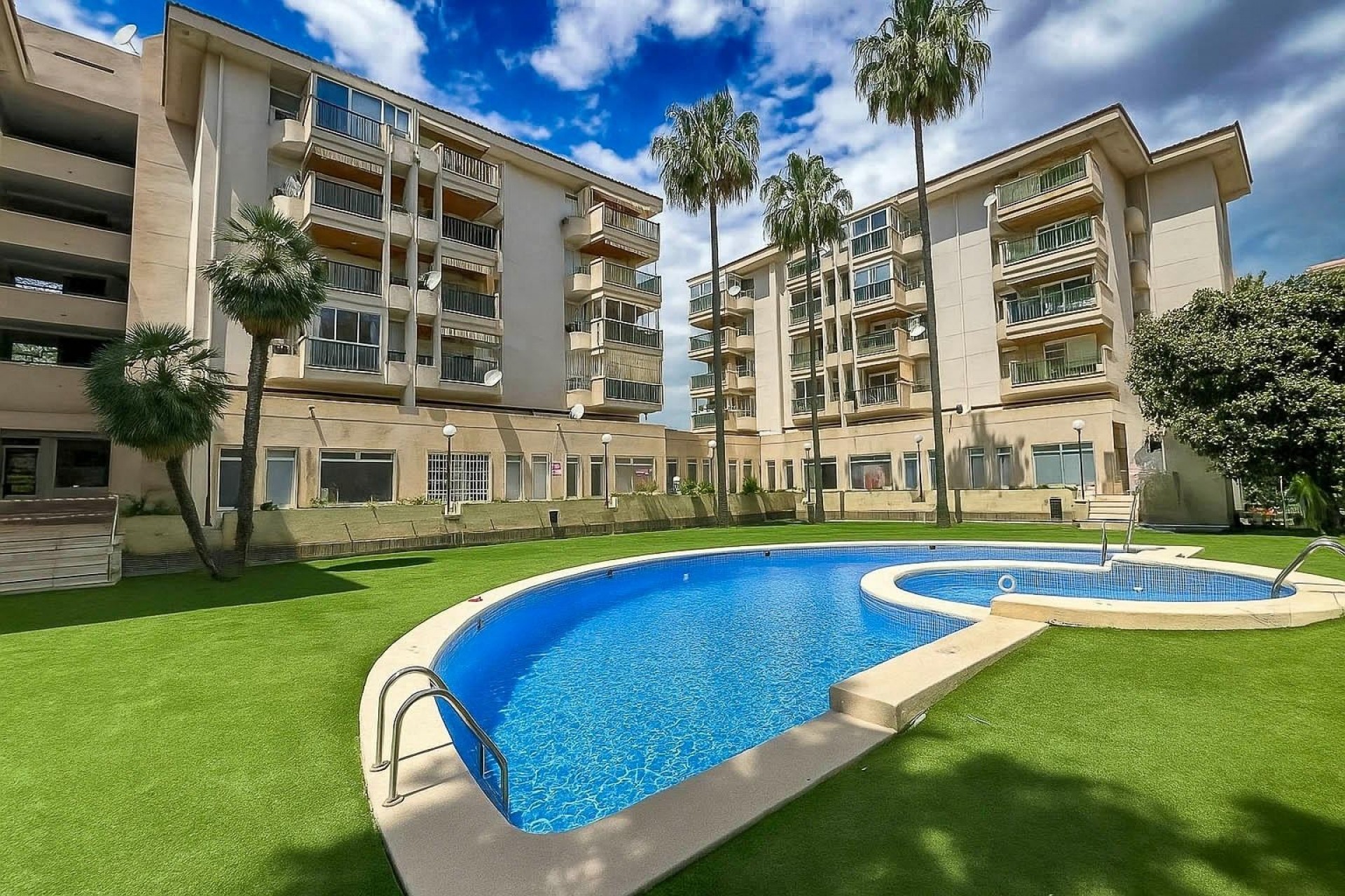 Wiederverkauf - Wohnung -
Albir