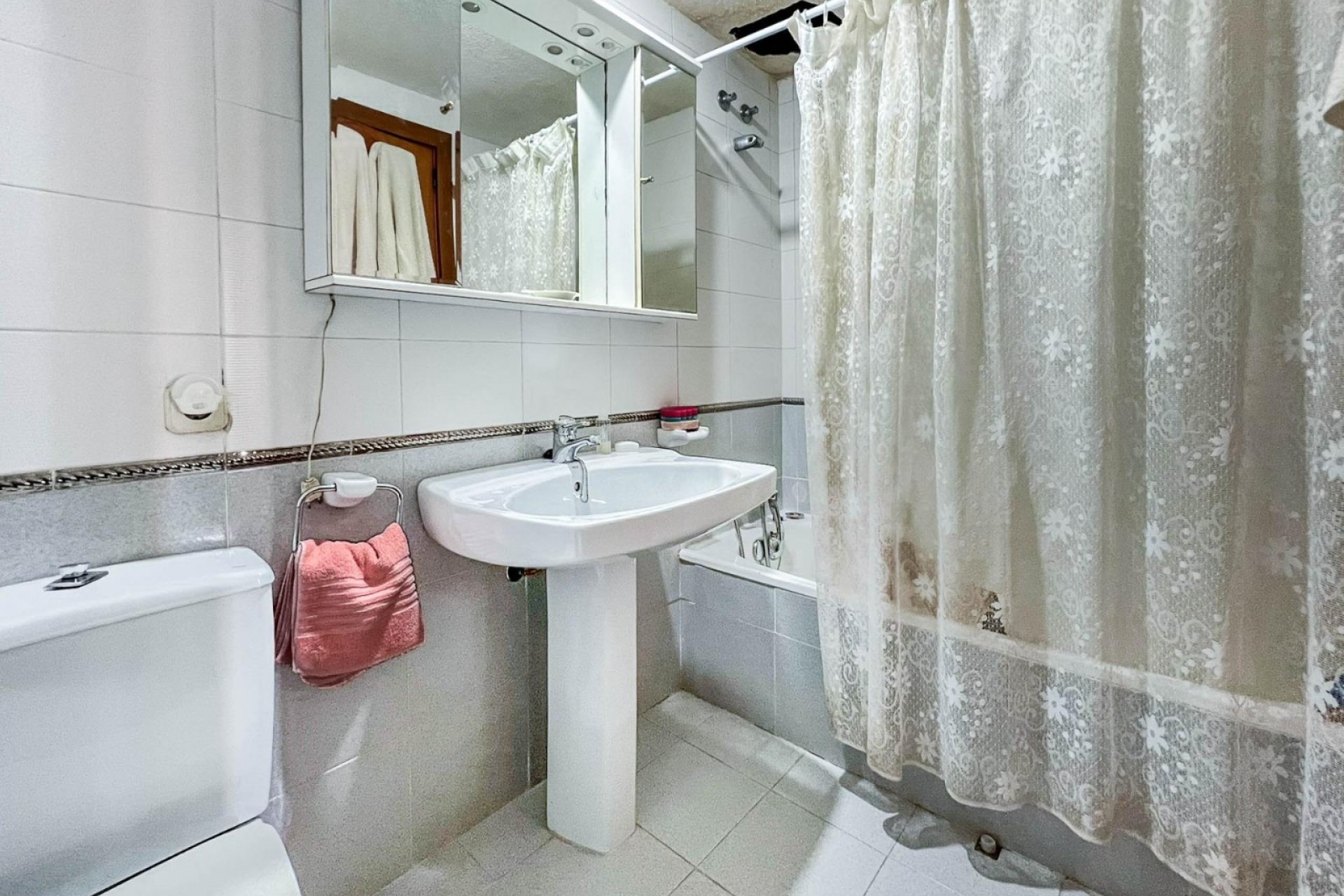 Wiederverkauf - Wohnung -
Albir