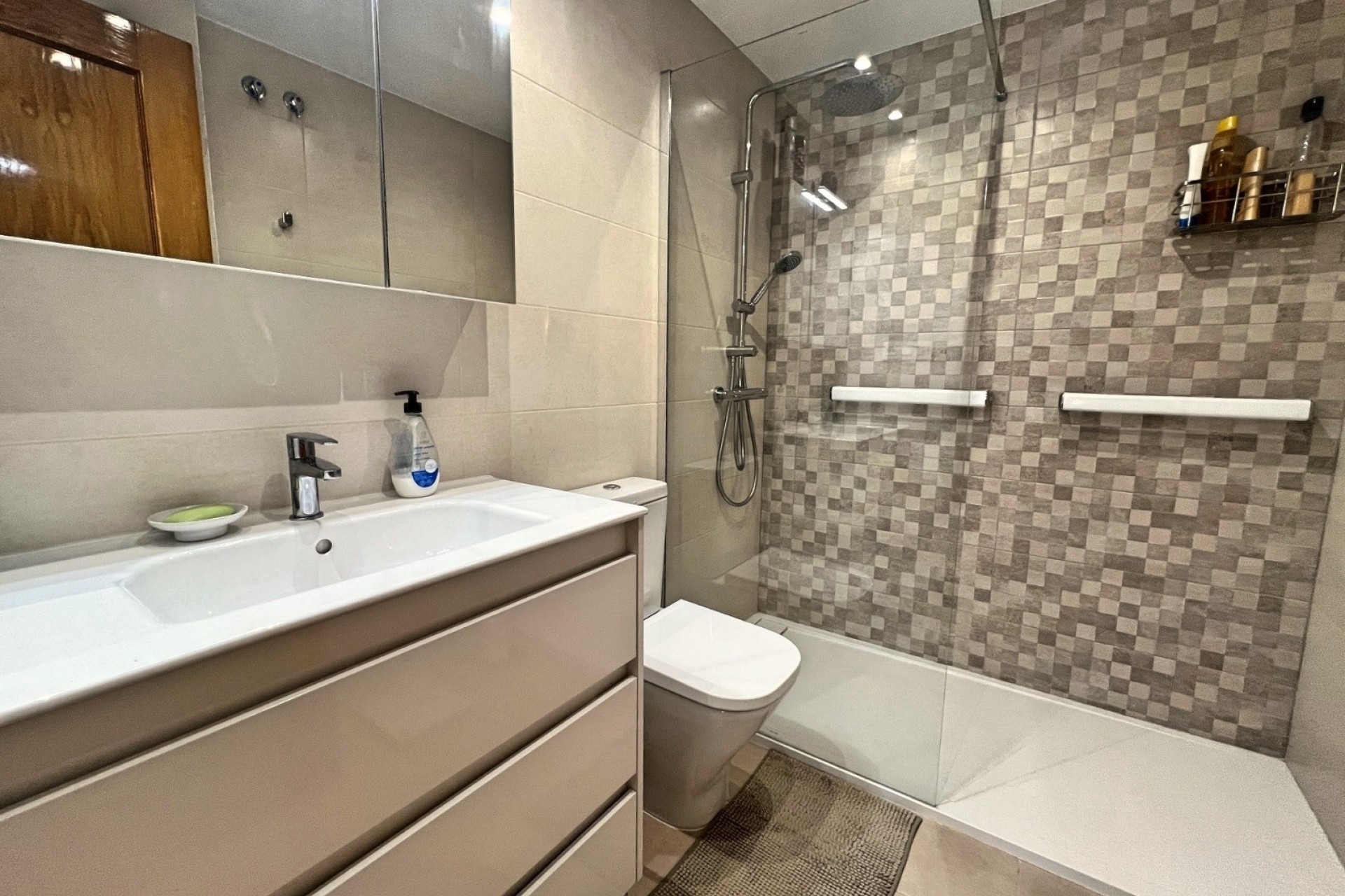 Wiederverkauf - Wohnung -
Albir