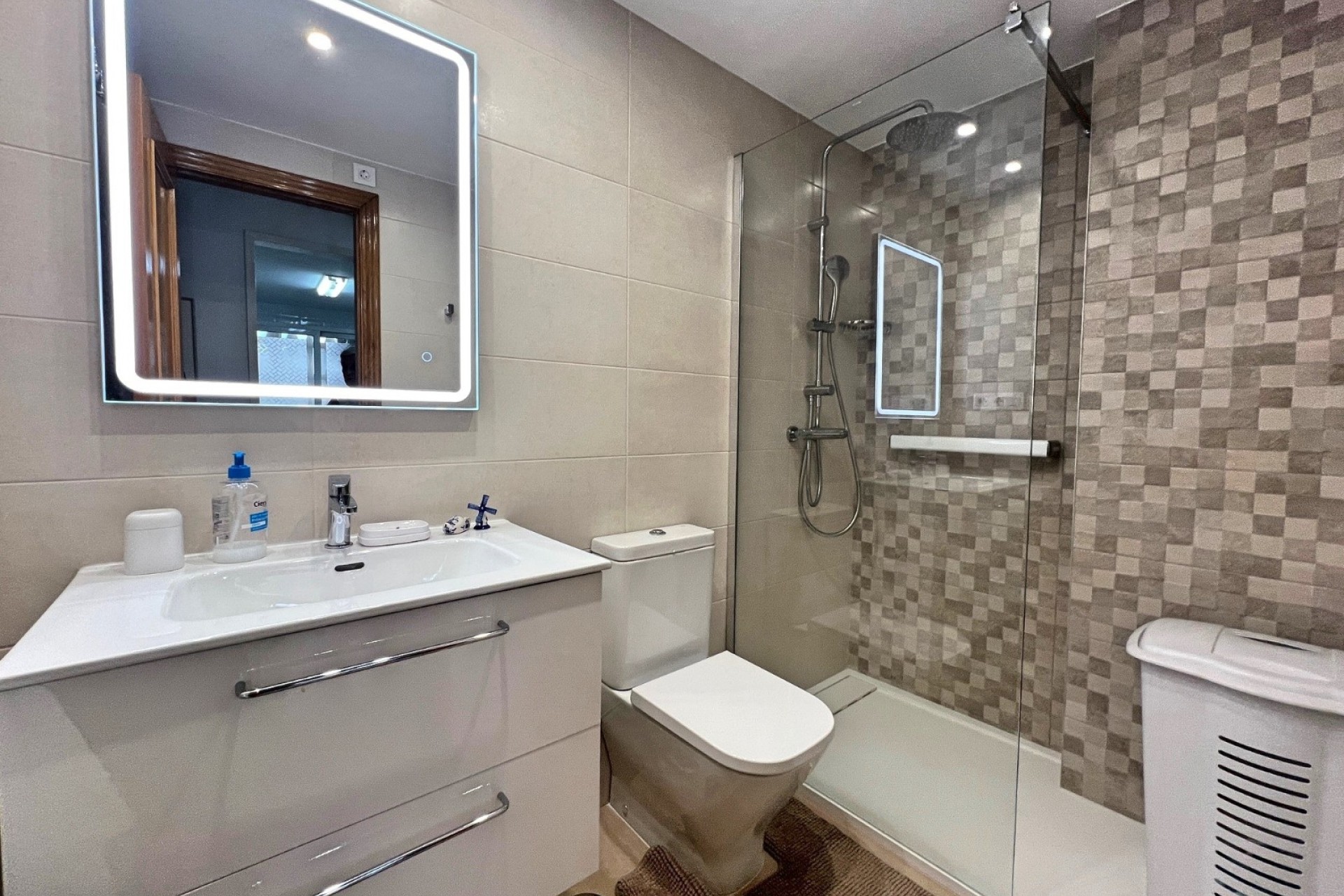 Wiederverkauf - Wohnung -
Albir