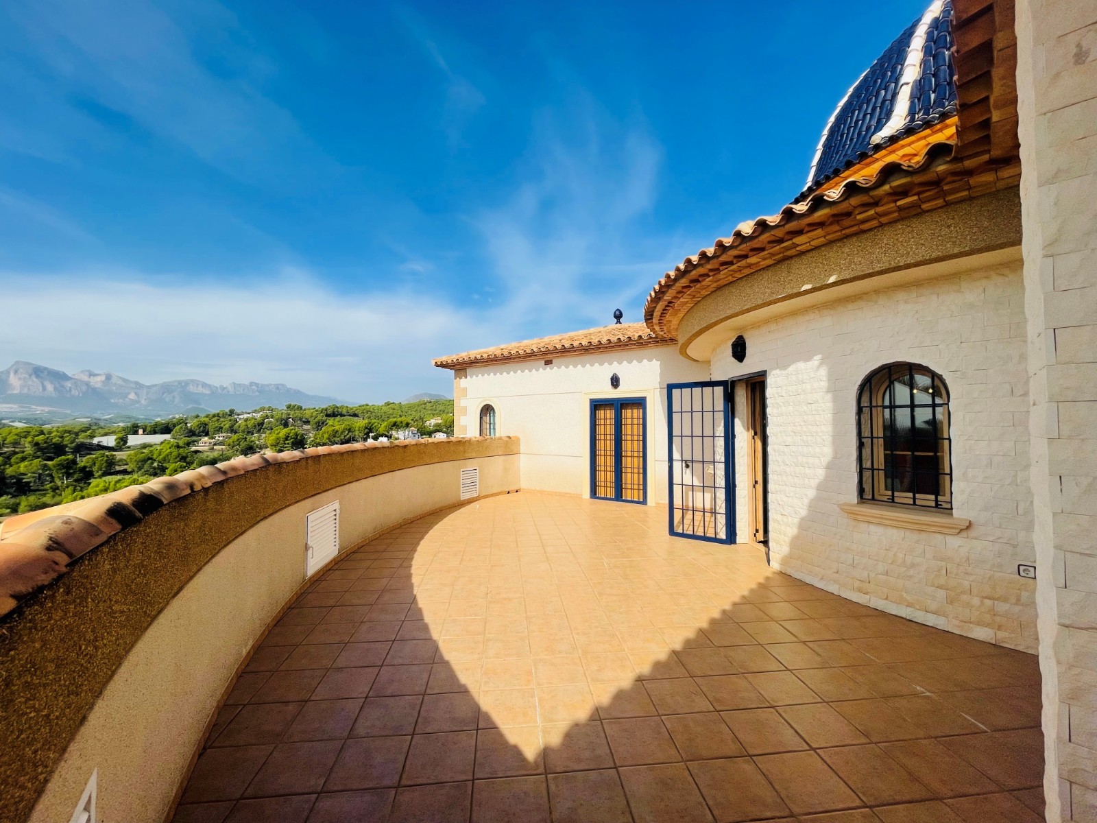 Venta. Chalet/Villa en Altea
