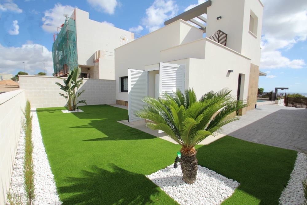 For Sale. Villa in Alicante