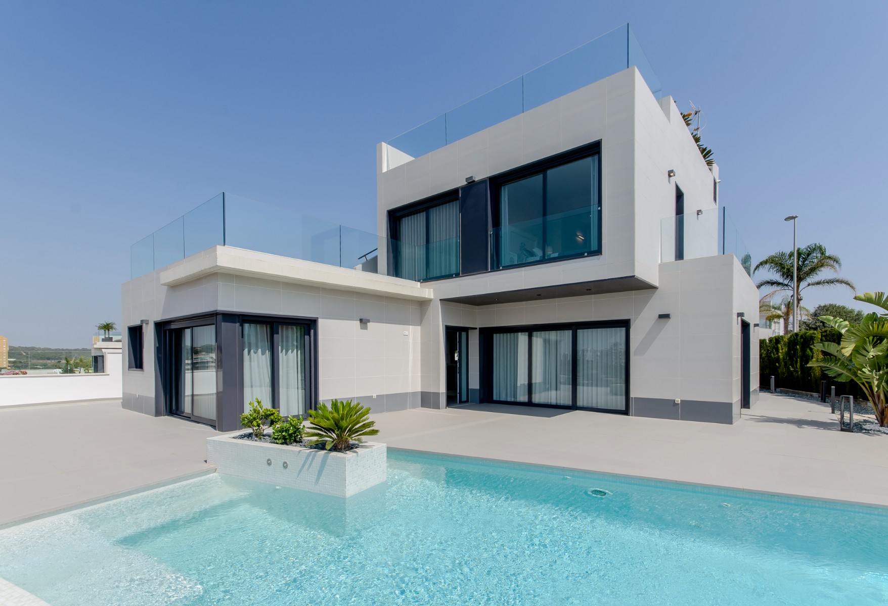 For Sale. Villa in Alicante
