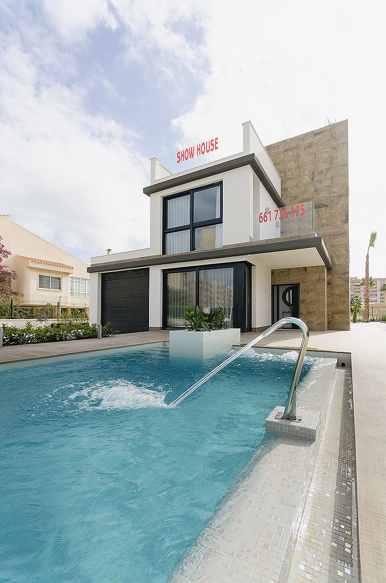 For Sale. Villa in Alicante