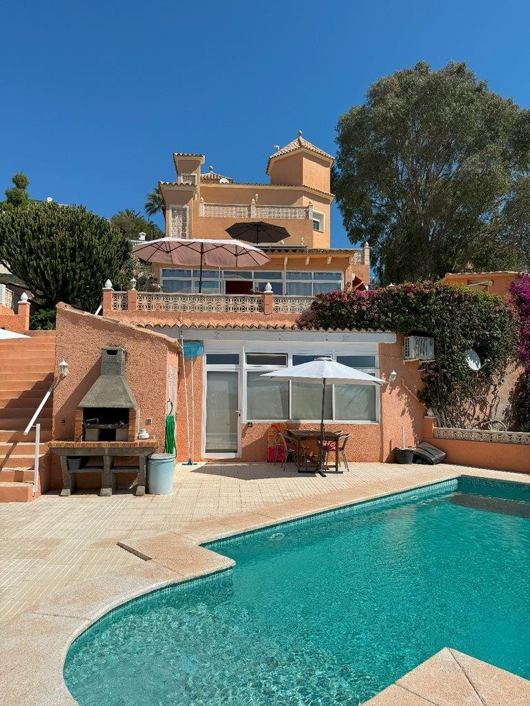 Venta. Chalet/Villa en El Campello