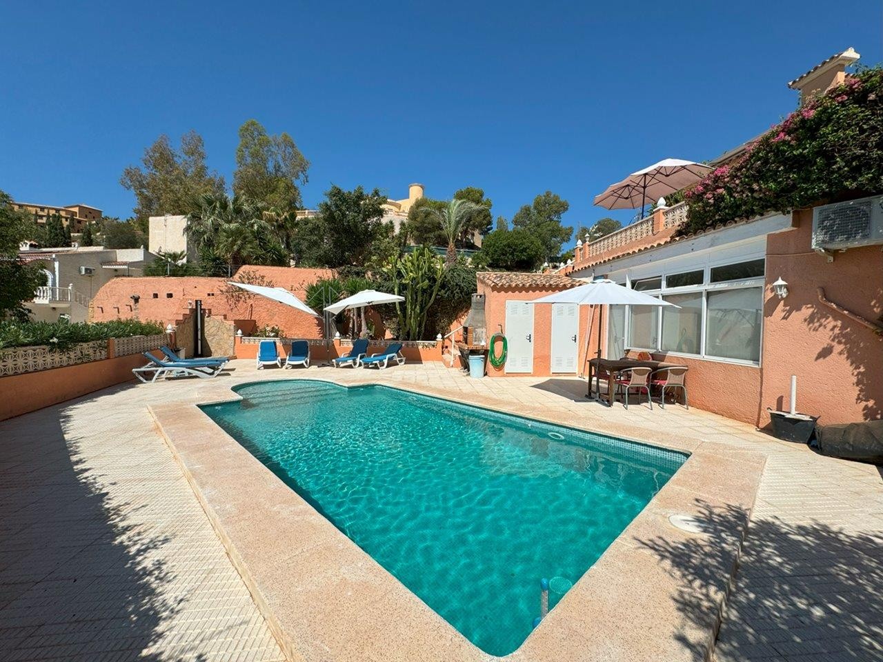 Venta. Chalet/Villa en El Campello
