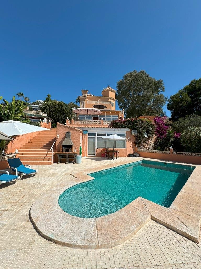 Venta. Chalet/Villa en El Campello