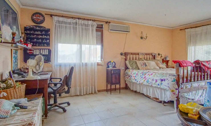 Resale - Villa -
Denia - La Pedrera